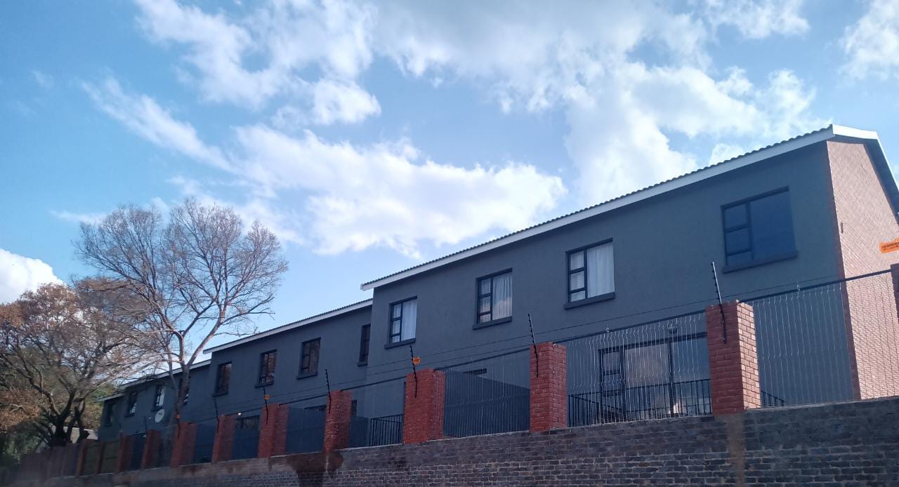 Emet Valley Exterior